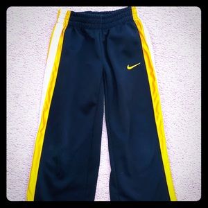 Nike boys size 4T athletic pants black with yellow